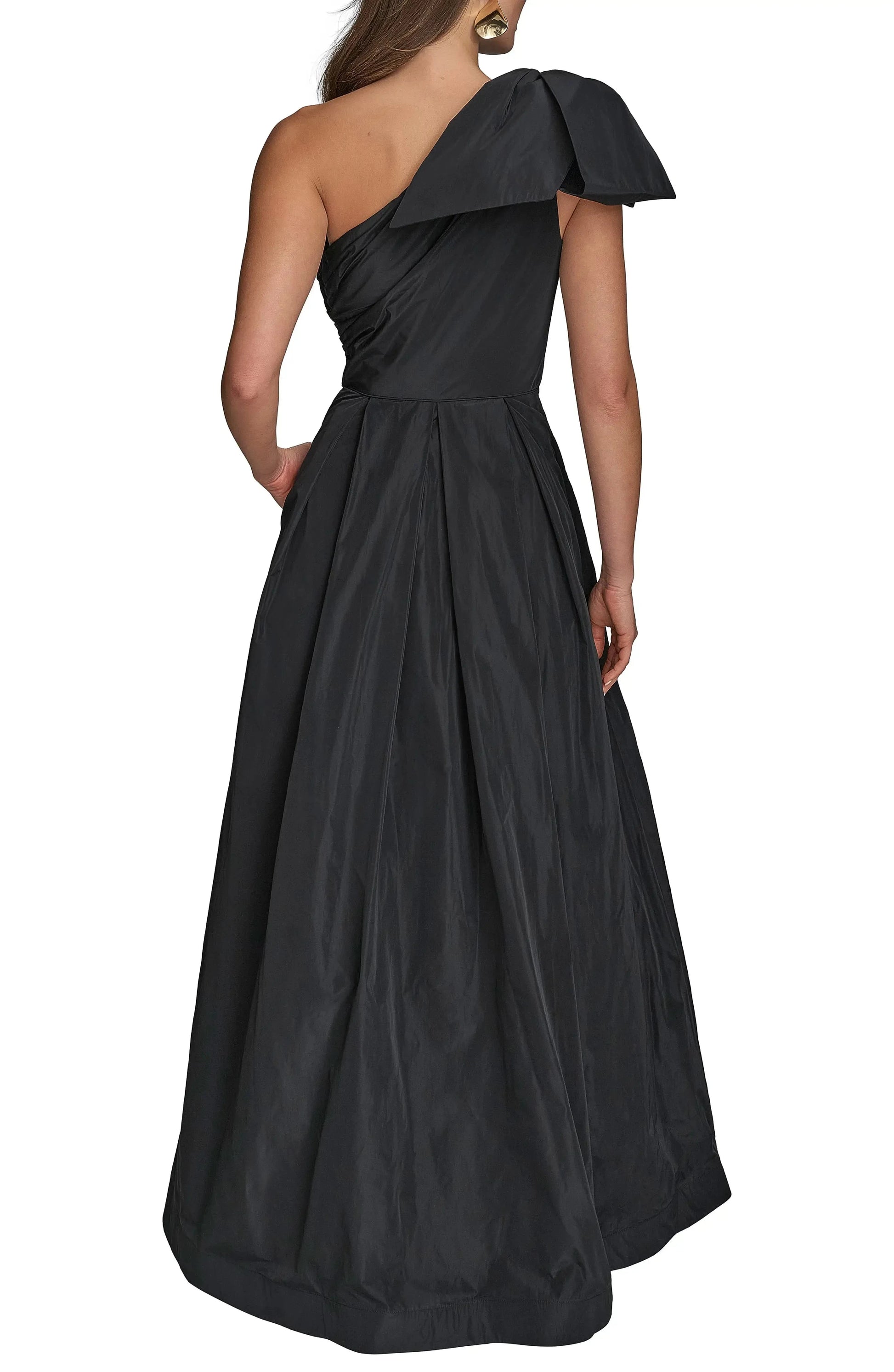 Chic Voluminous One-Shoulder Sleeveless Solid Back Floor Length Hot Sale Prom Dress by YiHuiw