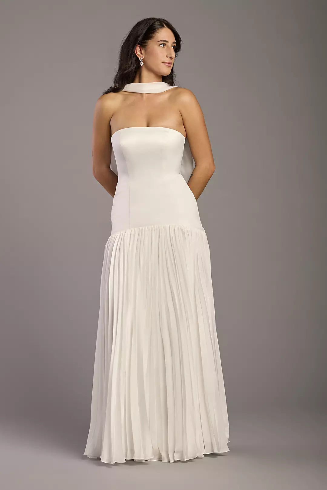Chic Modern Fit-and-Flare Strapless Halter-Neck Satin Pleated Skirt Low-Back Wedding Dress