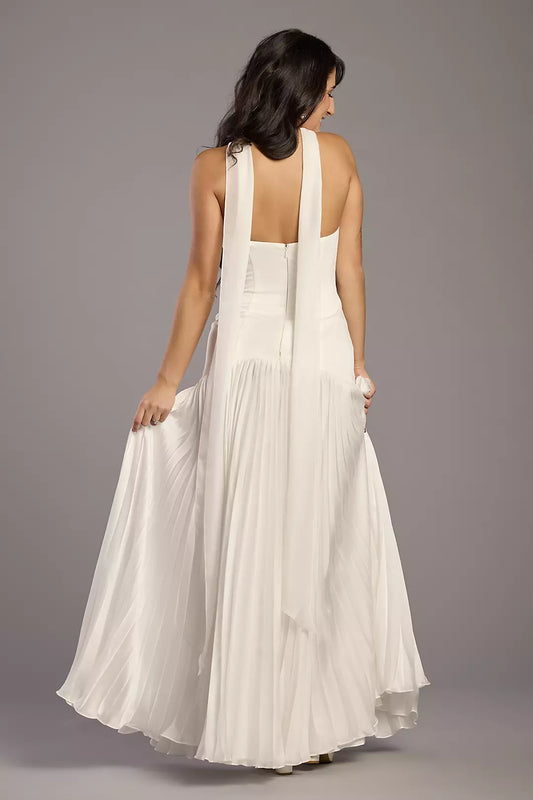 Chic Modern Fit-and-Flare Strapless Halter-Neck Satin Pleated Skirt Low-Back Wedding Dress