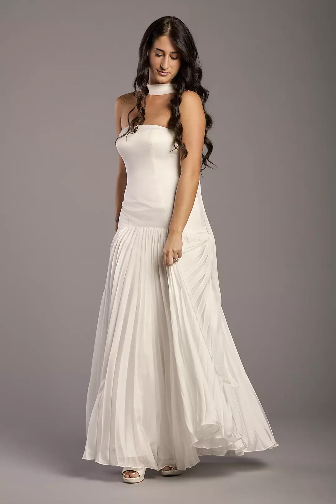 Chic Modern Fit-and-Flare Strapless Halter-Neck Satin Pleated Skirt Low-Back Wedding Dress