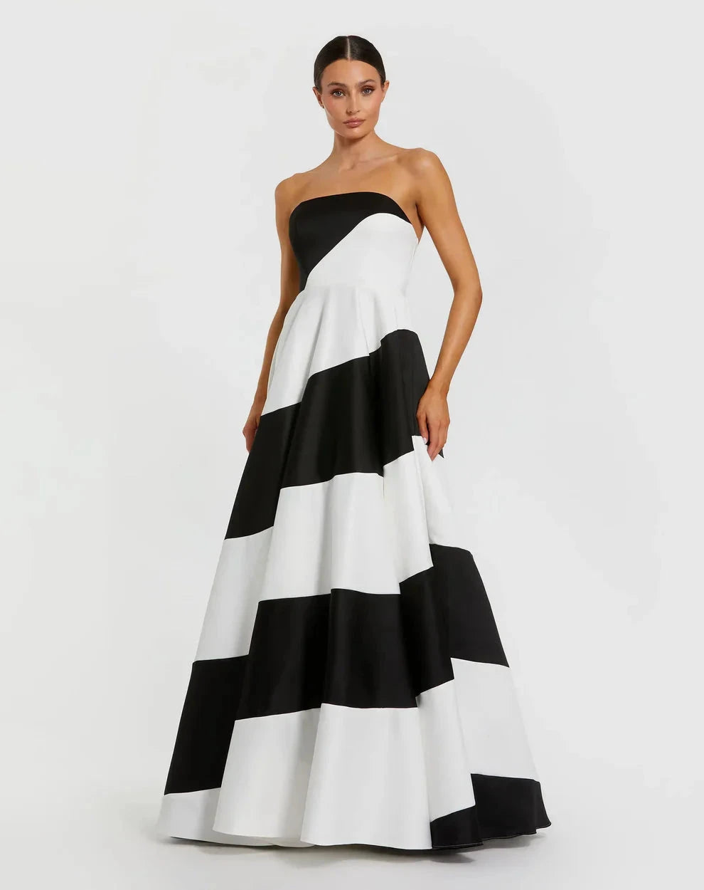 Chic Monochrome Stripe Ball Gown Strapless Sweetheart Sleeveless Zipper Back Floor-Length Evening Dresses by LANQI DRESS