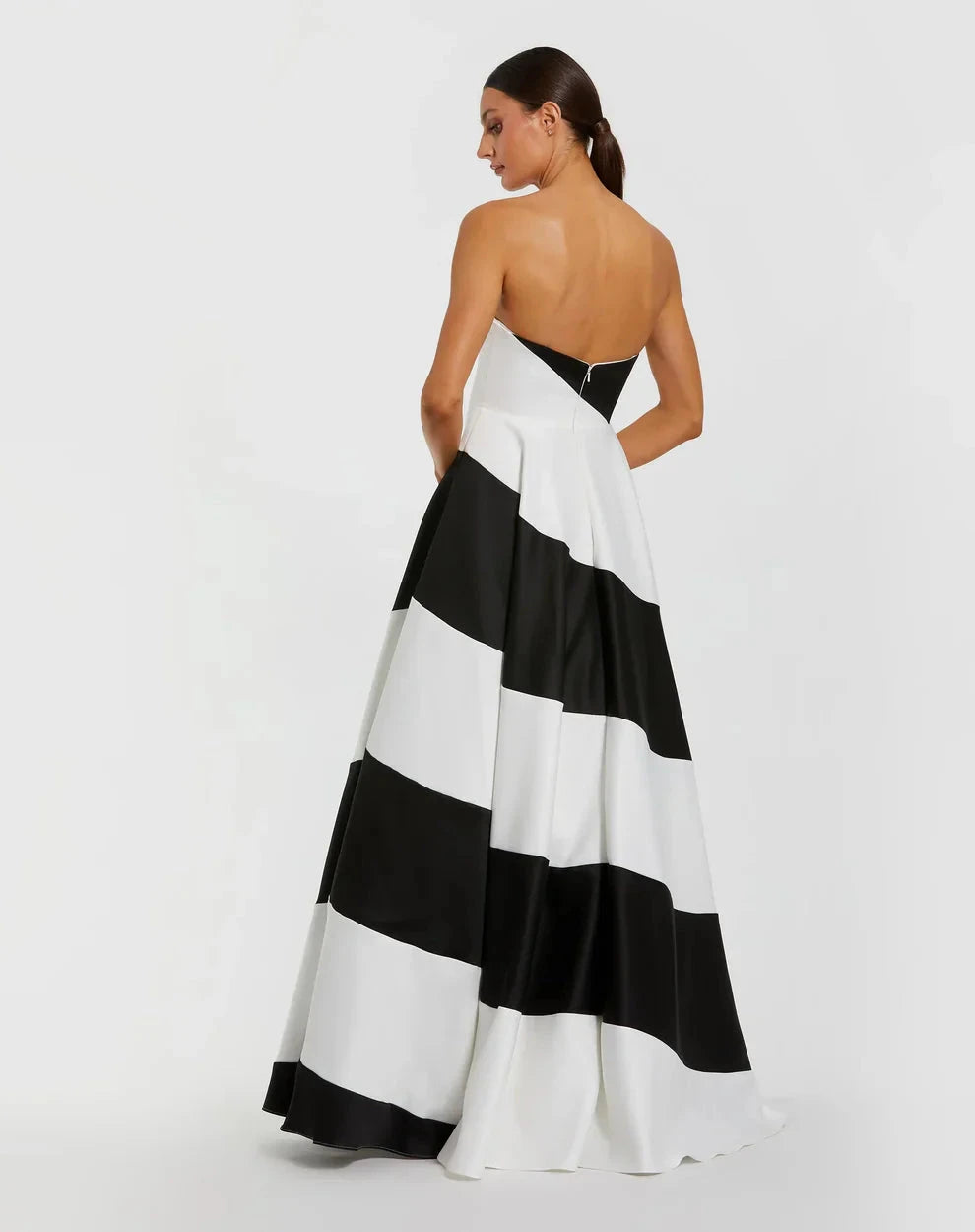 Chic Monochrome Stripe Ball Gown Strapless Sweetheart Sleeveless Zipper Back Floor-Length Evening Dresses by LANQI DRESS