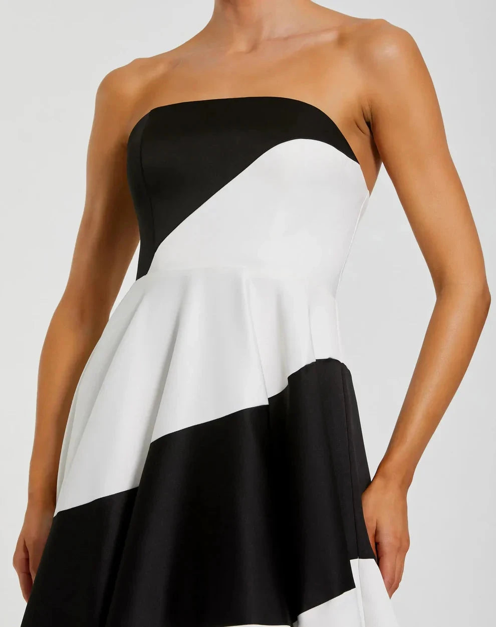 Chic Monochrome Stripe Ball Gown Strapless Sweetheart Sleeveless Zipper Back Floor-Length Evening Dresses by LANQI DRESS