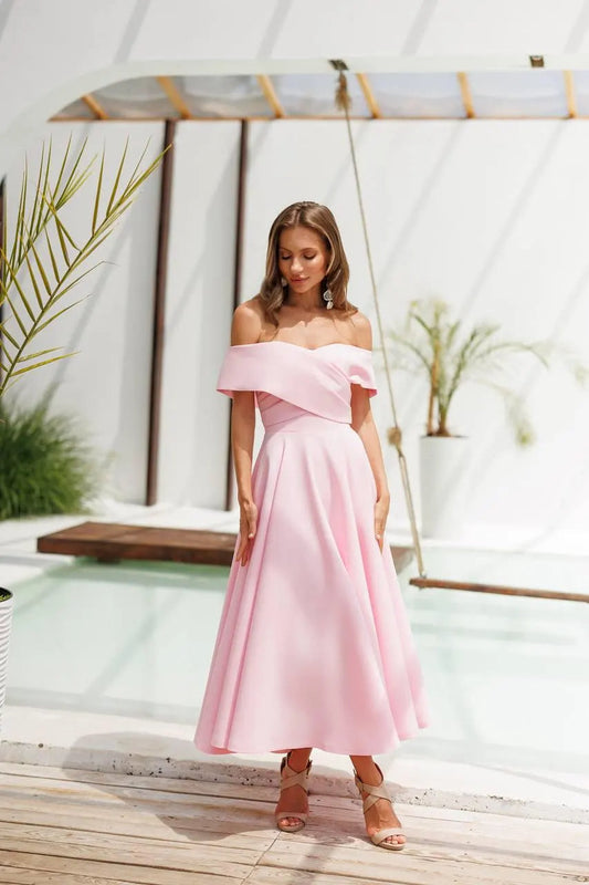 Chic Off-the-Shoulder Midi Dress with Flared Skirt and Fitted Bodice