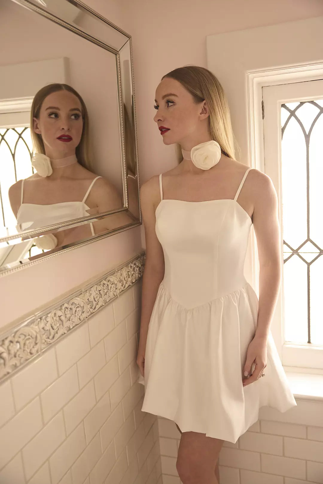 Chic Satin Mini A-Line Spaghetti-Strap Square-Neck Wedding Dress