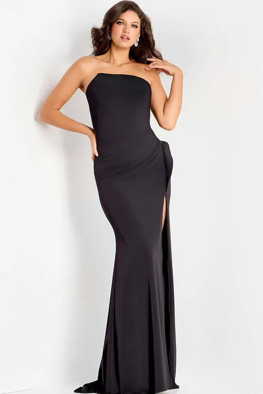 Chic Strapless Evening Dresses with Ruched Waist Detail, Daring High Slit and Form-Fitting Jersey Mermaid Maxi Silhouette Formal Dress