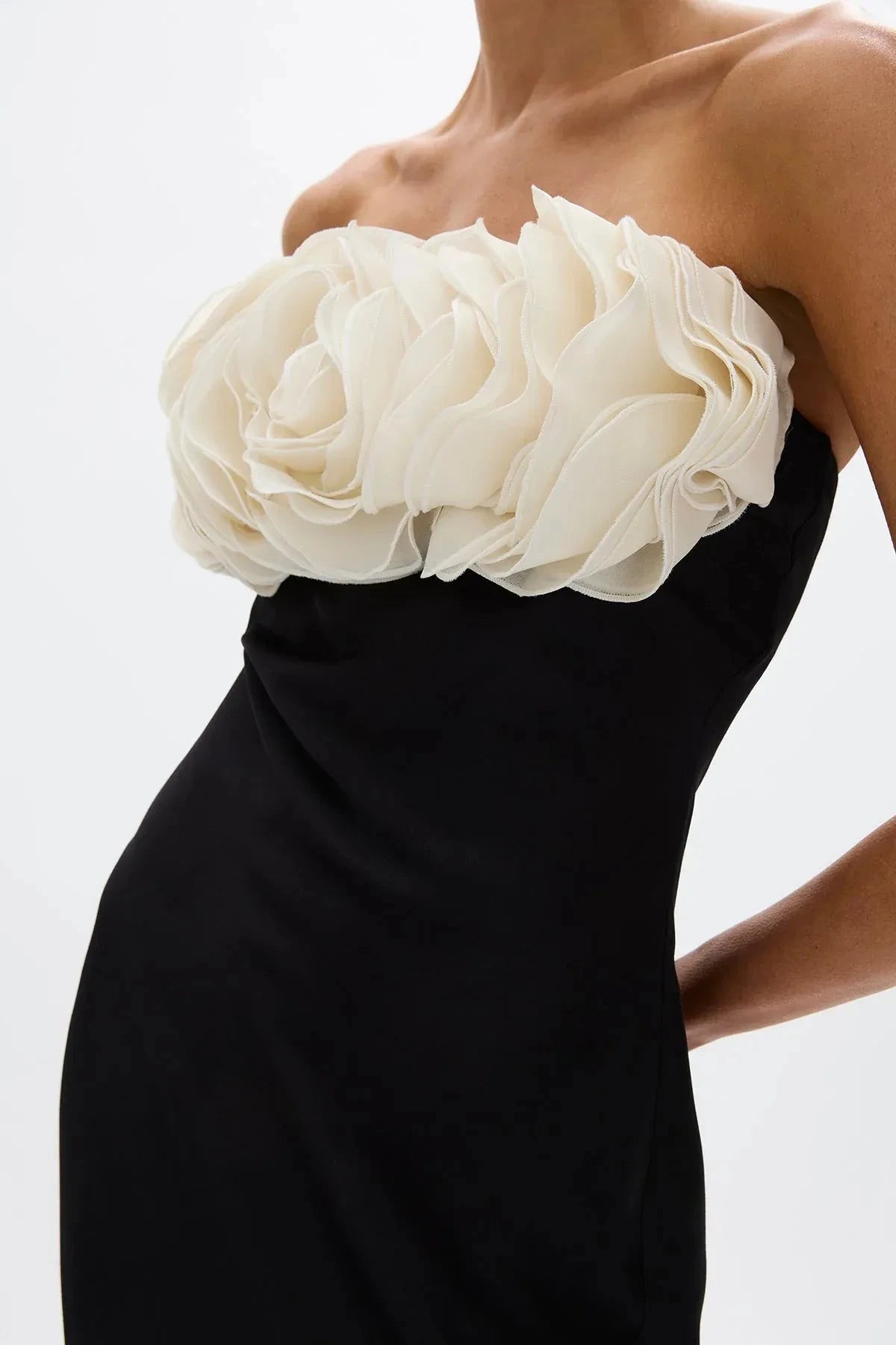 Contrasted Sheath Strapless Sleeveless Open Back Train Floor Length For Ladies Prom Dress by YiHuiw