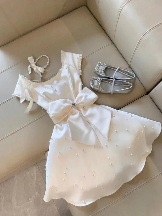 Cute A Line White Satin Pearls Formal 8th Grade Homecoming Dresses Middle School Short Cocktail Gowns Graduation Dress Hoco Outfits simple gentle atmospheric and unique desi Bring summer colors to enhance whiteness by YiHuiw