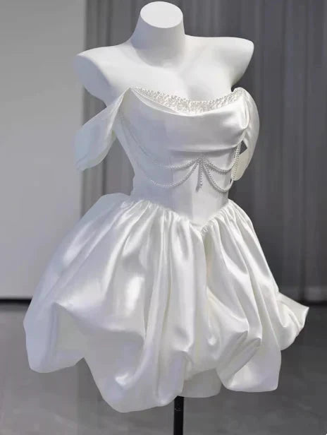 Cute A line Strapless Short Mini White Formal 8th Grade Homecoming Dresses Middle School Short Cocktail Dress Hoco Outfits simple gentle atmospheric and unique desi Bring summer colors to enhance whiteness by YiHuiw
