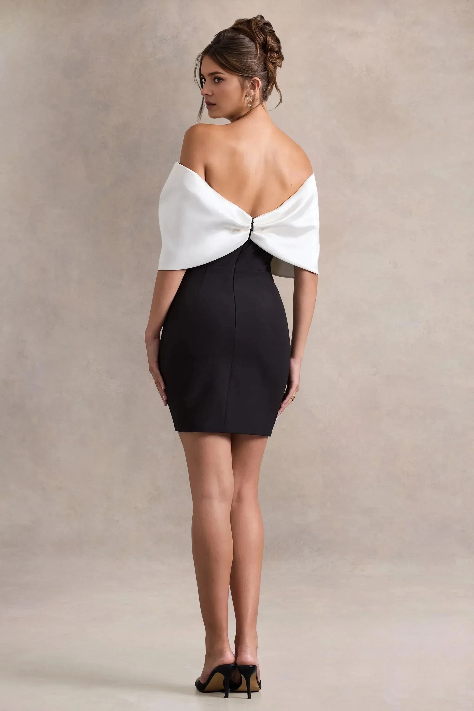 Daring Sheath Off Shoulder Sleeveless Oversized Bow Short Prom Dress by YiHuiw