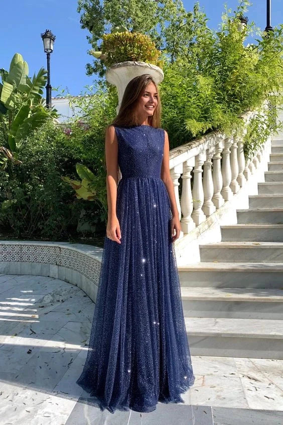Deep blue sleeveless long dress with glitter all over the skirt body, suitable for dinners, dances, award ceremonies, etc by YiHuiw