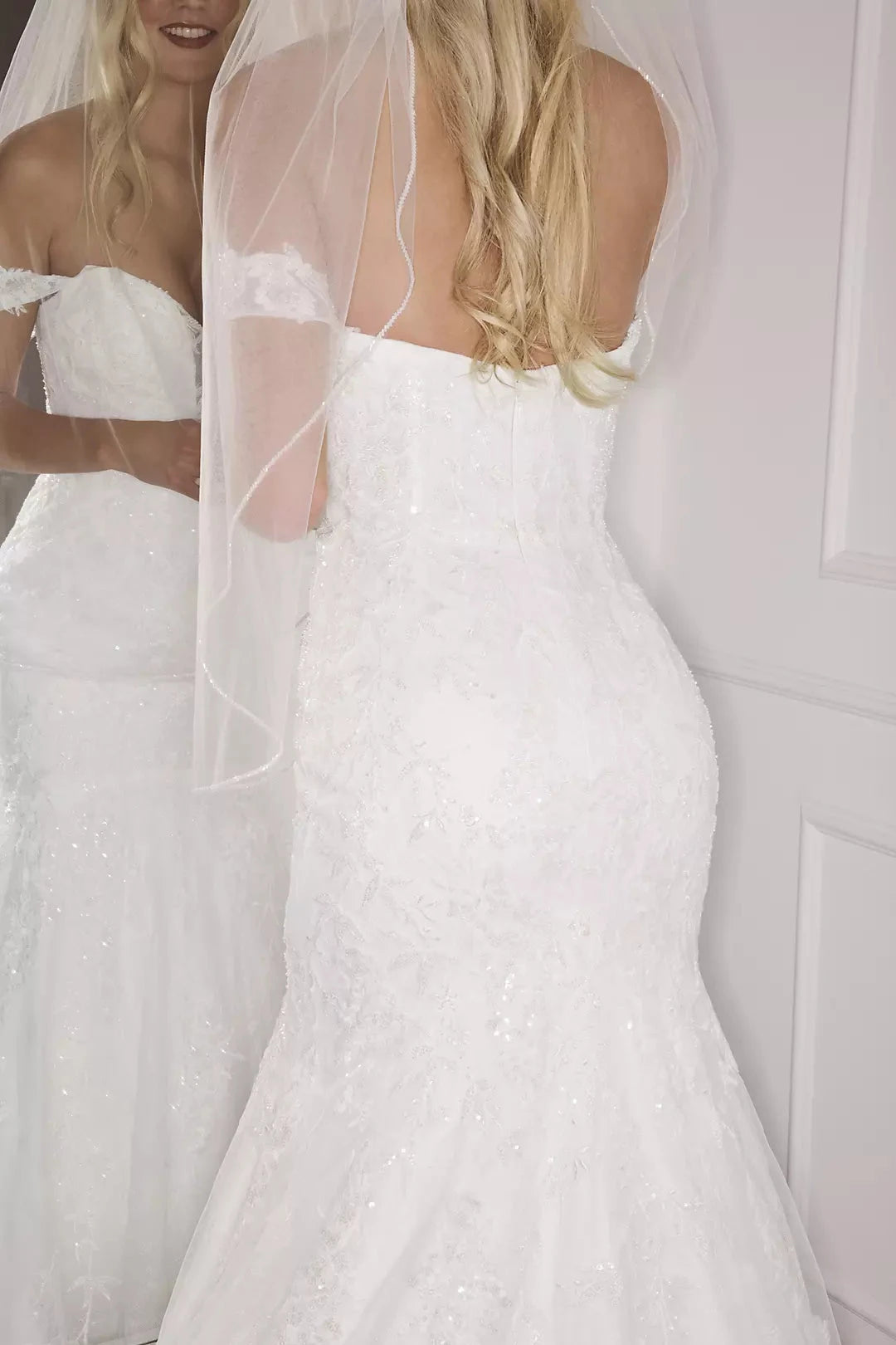 Delicate Beaded Edge Two-Tiered Fingertip Length Bridal Veil by YiHuiw