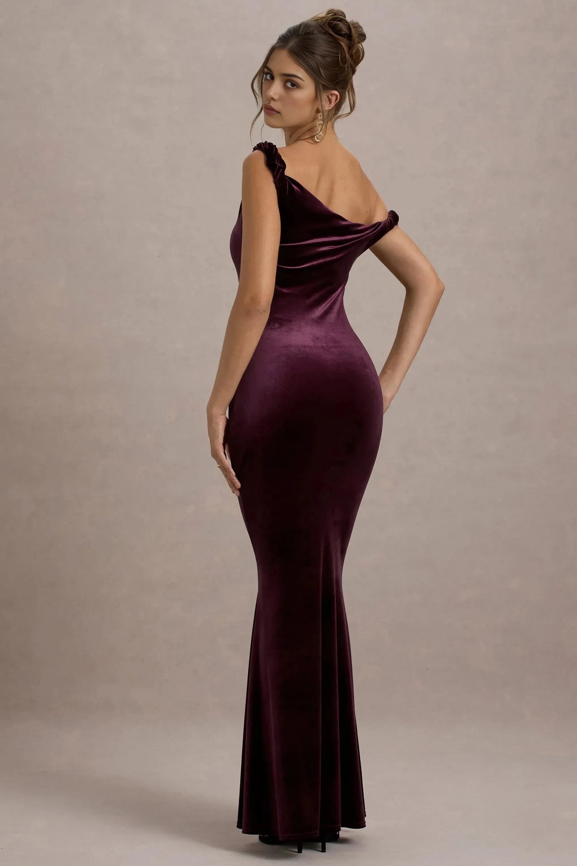 Dramatic Mermaid One Shoulder Ruched Accent Sleeveless Floor Length Prom Dress by YiHuiw