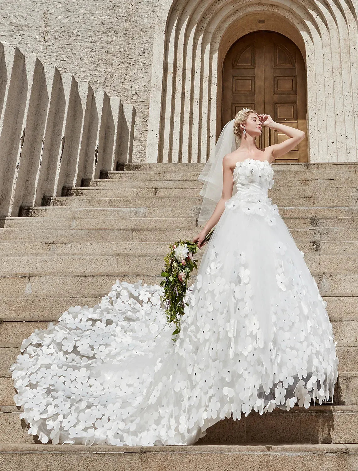 Ball Gown Sweetheart Lace Lace-Up Back Train Wedding Gown - Yihuiw by Yihuiw