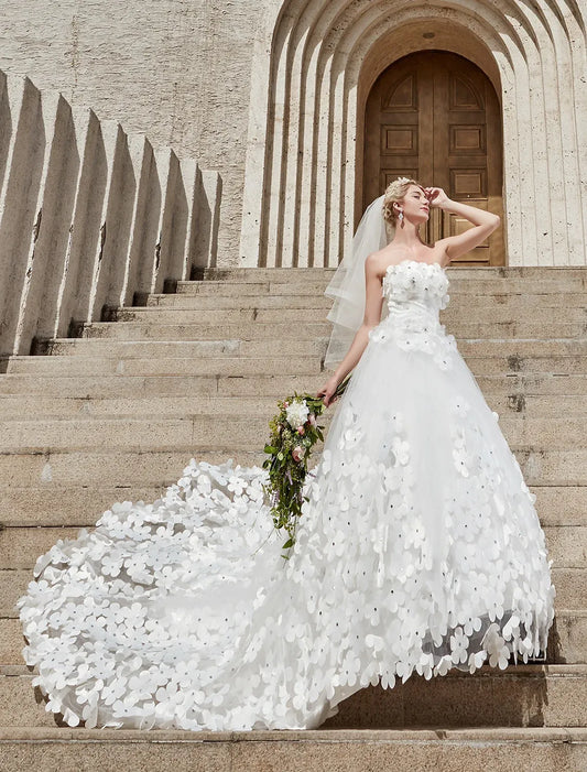 Ball Gown Sweetheart Lace Lace-Up Back Train Wedding Gown - Yihuiw by Yihuiw