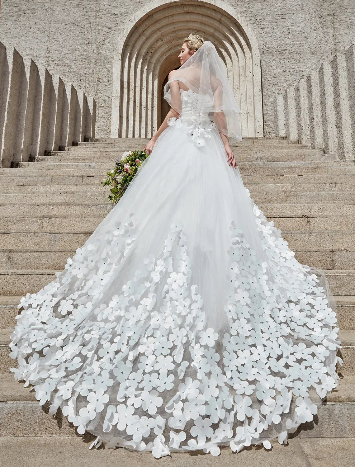 Ball Gown Sweetheart Lace Lace-Up Back Train Wedding Gown - Yihuiw by Yihuiw