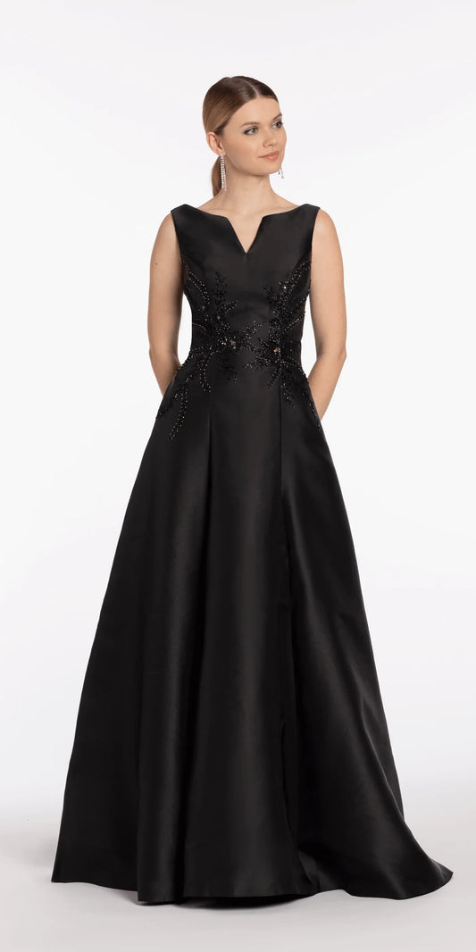 Elegant Ball Dress V-Neck Sleeveless Beaded Floral Appliqué Back Train Evening Dresses