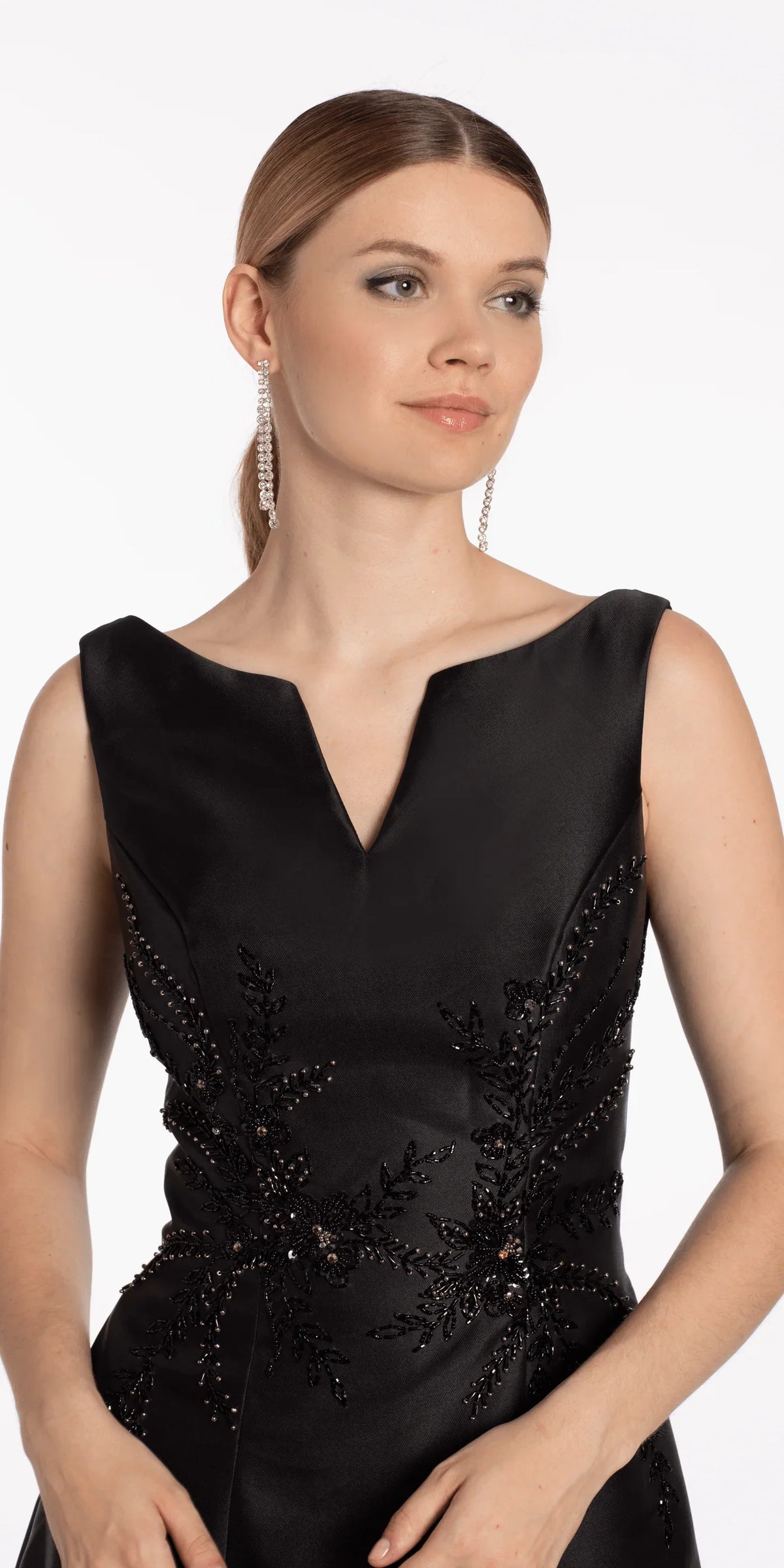 Elegante vestido de gala con escote en V, sin mangas, pedrería, apliques florales, espalda y cola, vestido de noche