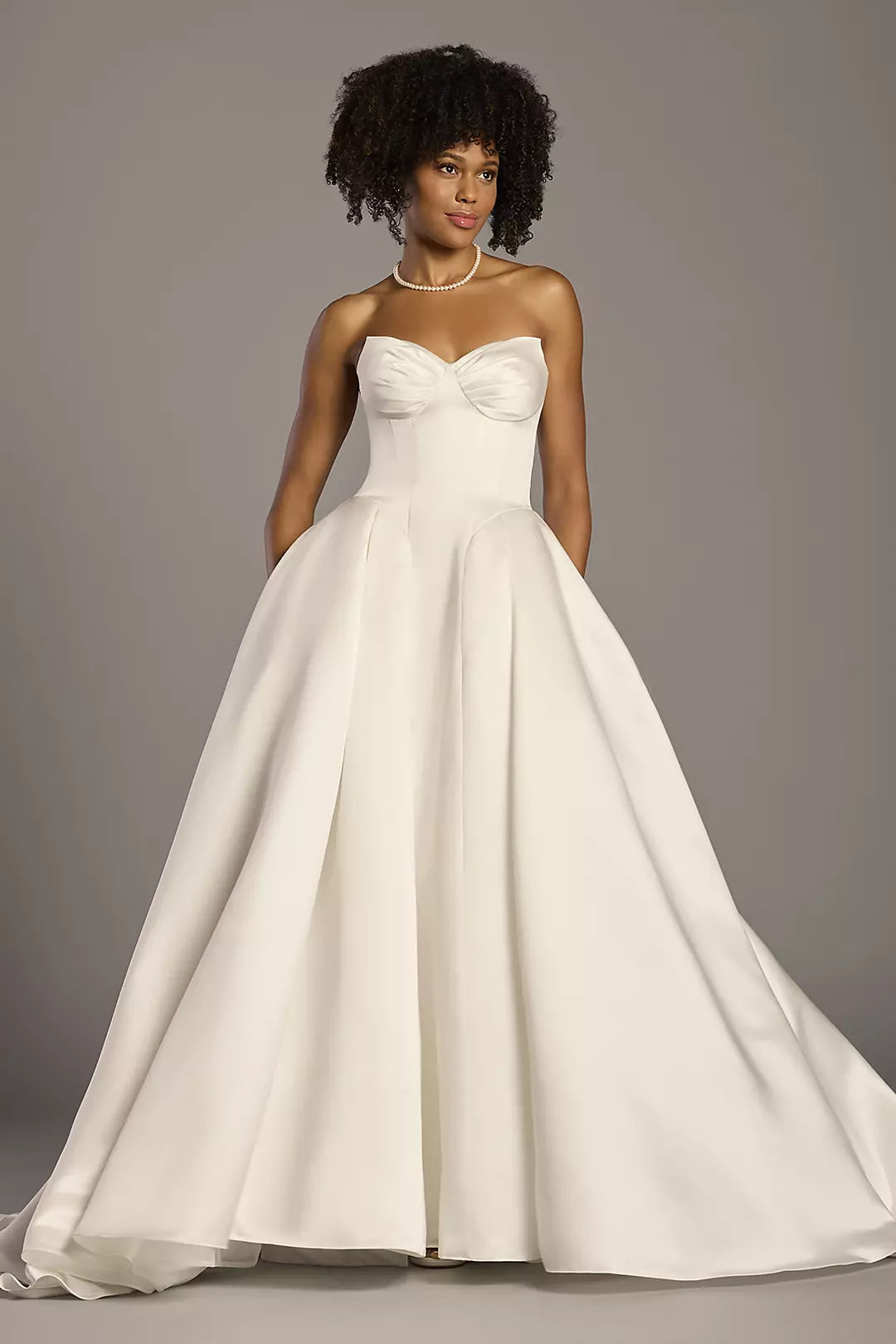 Elegant Ballgown Sweetheart Strapless Pearl-Button Back Train Wedding Dress