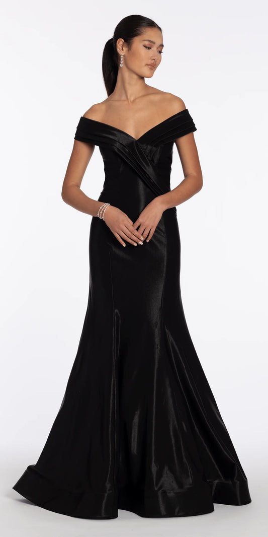 Elegant Evening Dress with Off-the-Shoulder Neckline, Draped Bodice and Mermaid Train