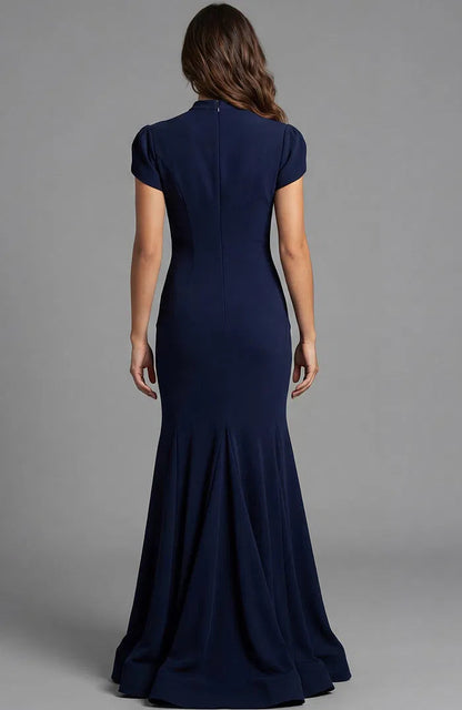 Elegantes vestidos de noche de cuello alto con mangas cortas abullonadas, detalle de volante fruncido y silueta larga de sirena ajustada en crepé, vestido formal