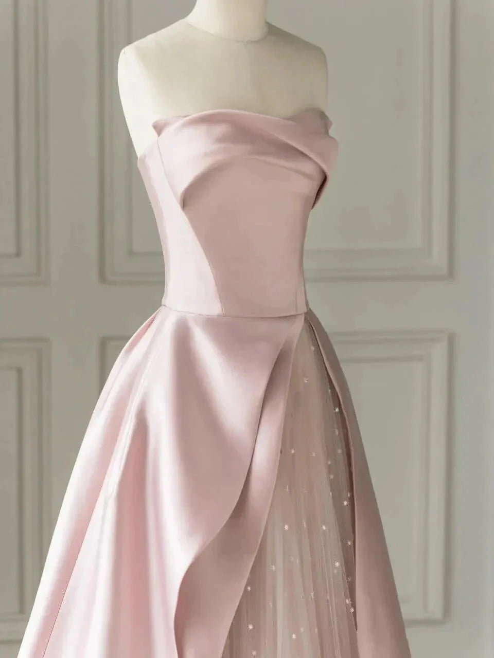 Elegant Strapless Formal Evening Dresses Long Event Party Dress simple gentle atmospheric and unique desi Bring summer colors to enhance whiteness by YiHuiw