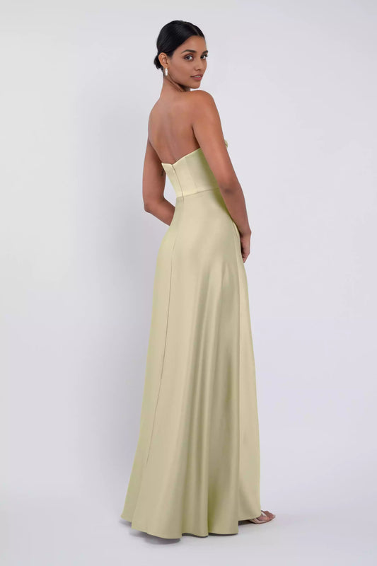 Elegant and luxurious satin strapless round neck hanging tight corset with natural waist seam and mid zip back Prom Dresses