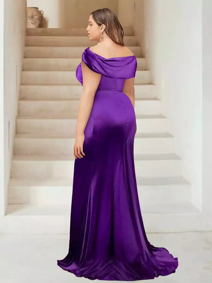 Elegantes vestidos de dama de honor de talla grande estilo sirena/trompa con hombros descubiertos, cola larga, abertura lateral y bordes de volantes