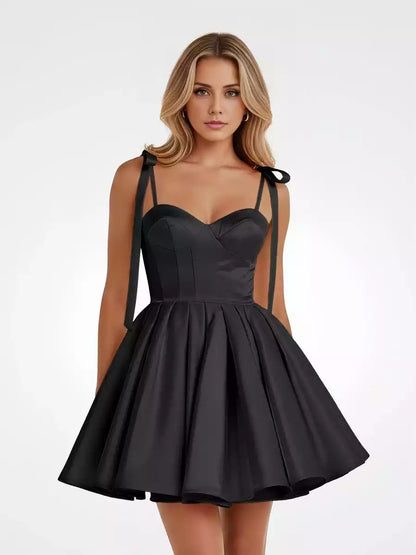 Elegantes vestidos cortos de satén para Homecoming, sin mangas, con hombros descubiertos y lazo en la espalda