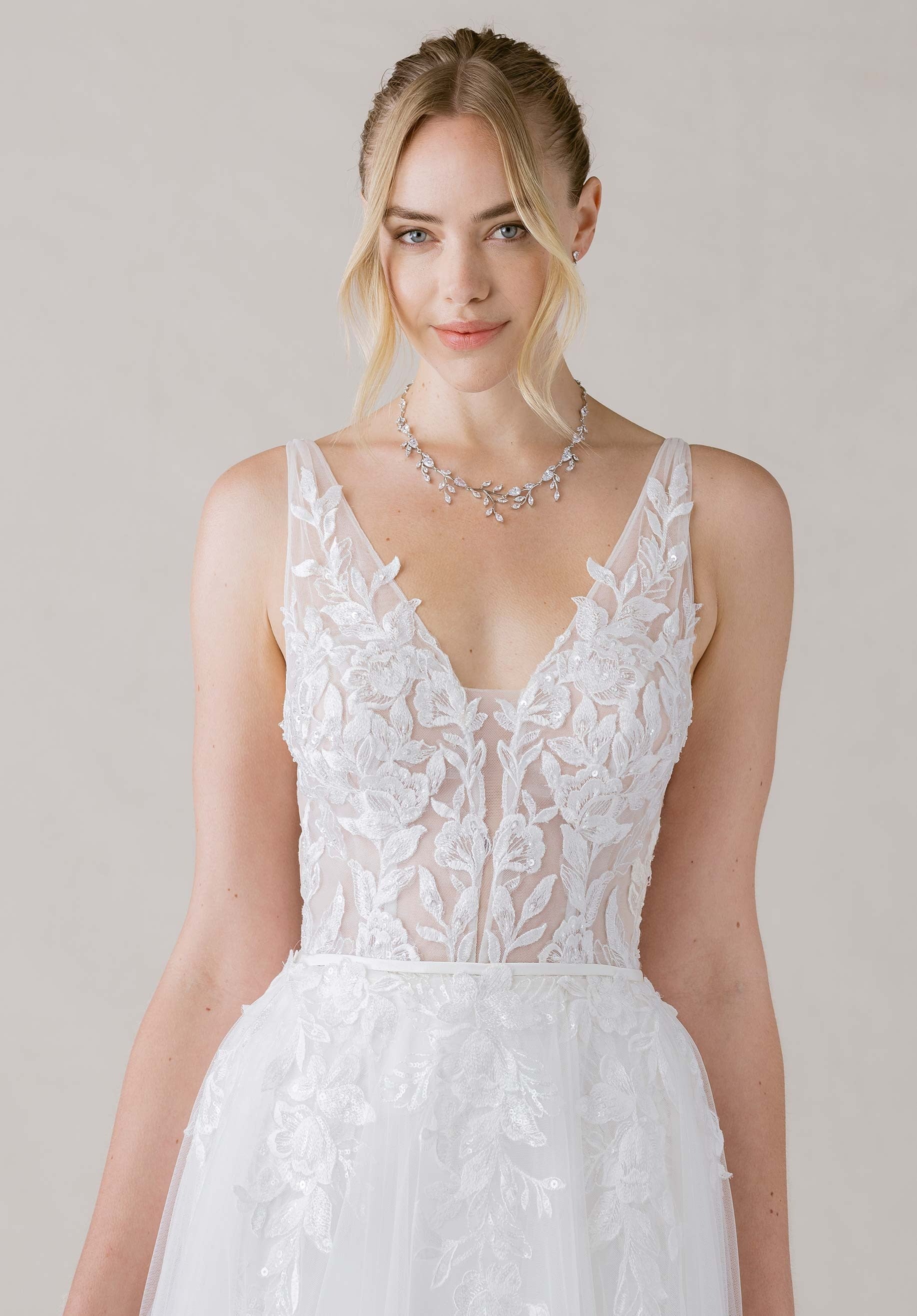 Ivory A-Line V-Neck Tulle Wedding Dress - Yihuiw by Yihuiw