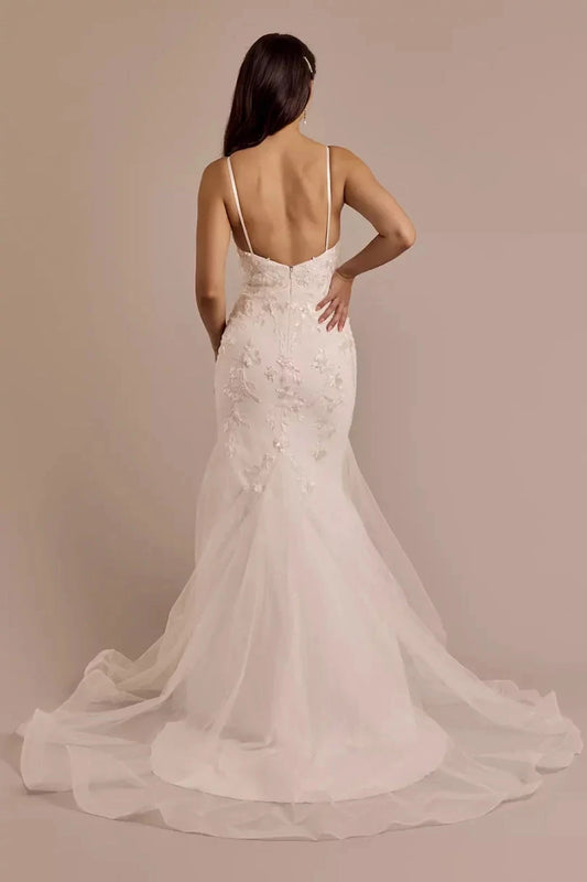 Ethereal Tulle Mermaid Spaghetti-Strap 3D Lace-Train Low-Back Wedding Dress by YiHuiw