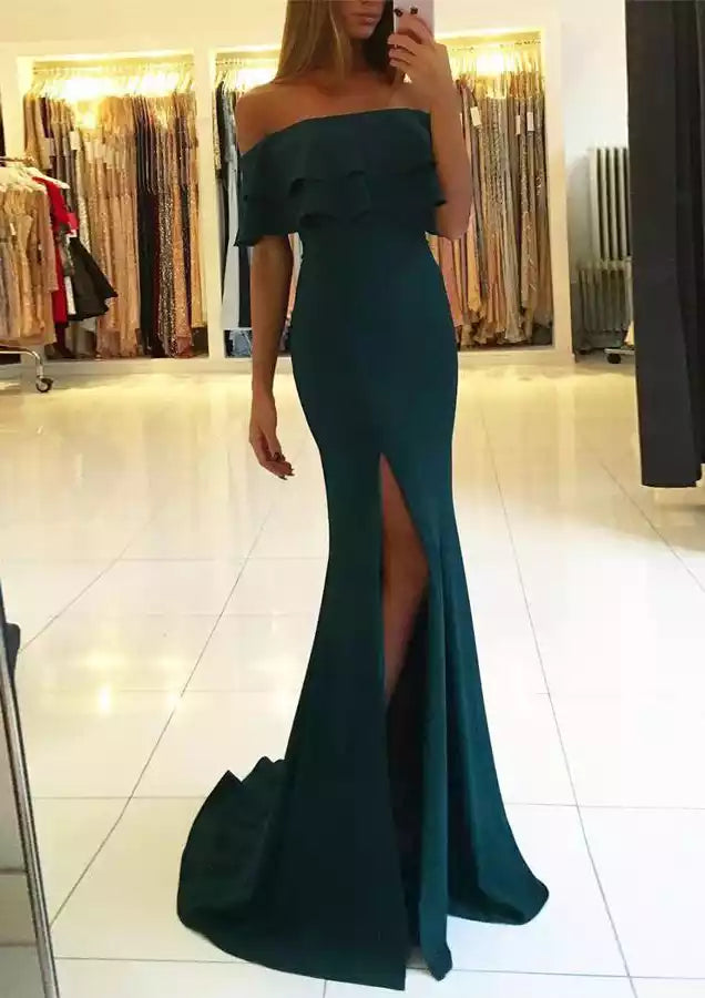 Vestidos de graduación exquisitos de satén elástico con corte sirena, hombros descubiertos, manga corta, cola y abertura