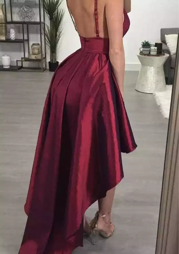 Llamativos vestidos de graduación asimétricos de tafetán, sin mangas, con escote en V y corte en A
