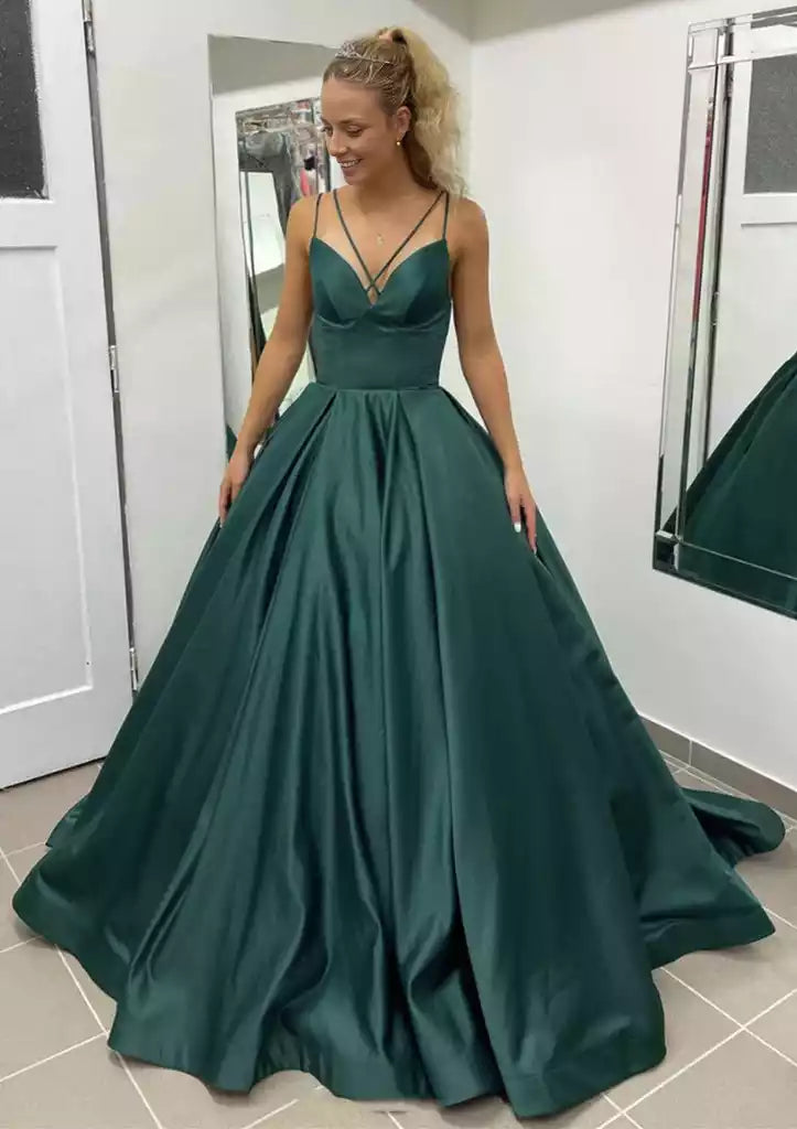 Vestido de satén llamativo sin mangas con escote en forma de abanico, cola larga y bolsillos plisados Vestidos de graduación