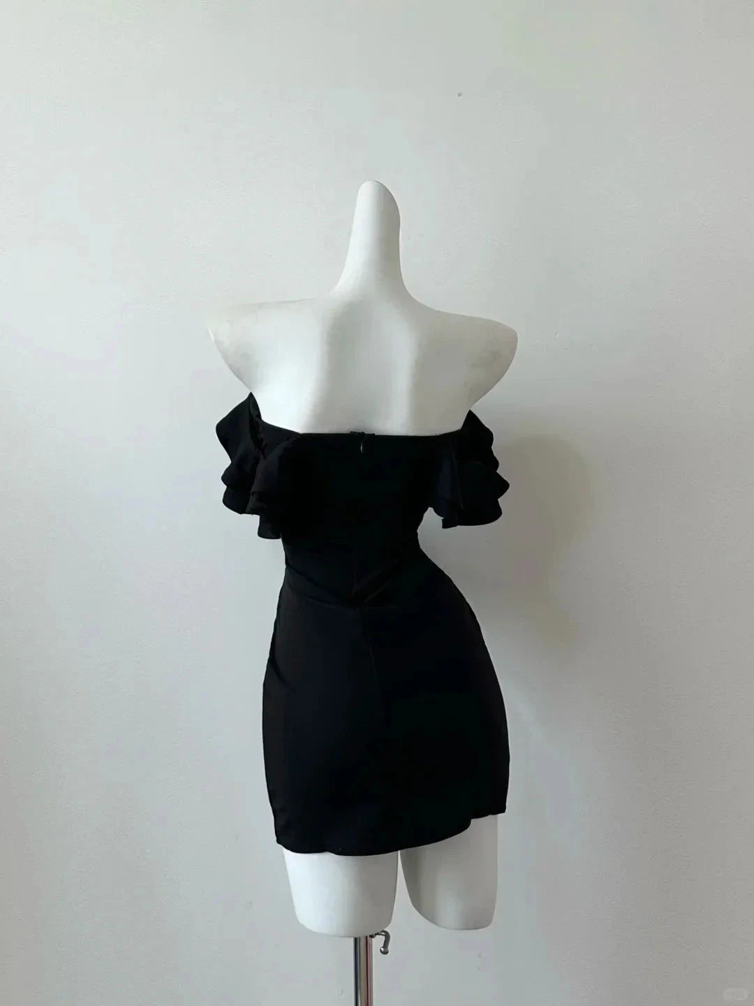 Fashion Elegant Ruffle Neckline Short Satin Homecoming Dress simple gentle atmospheric and unique desi Bring summer colors to enhance whiteness by YiHuiw
