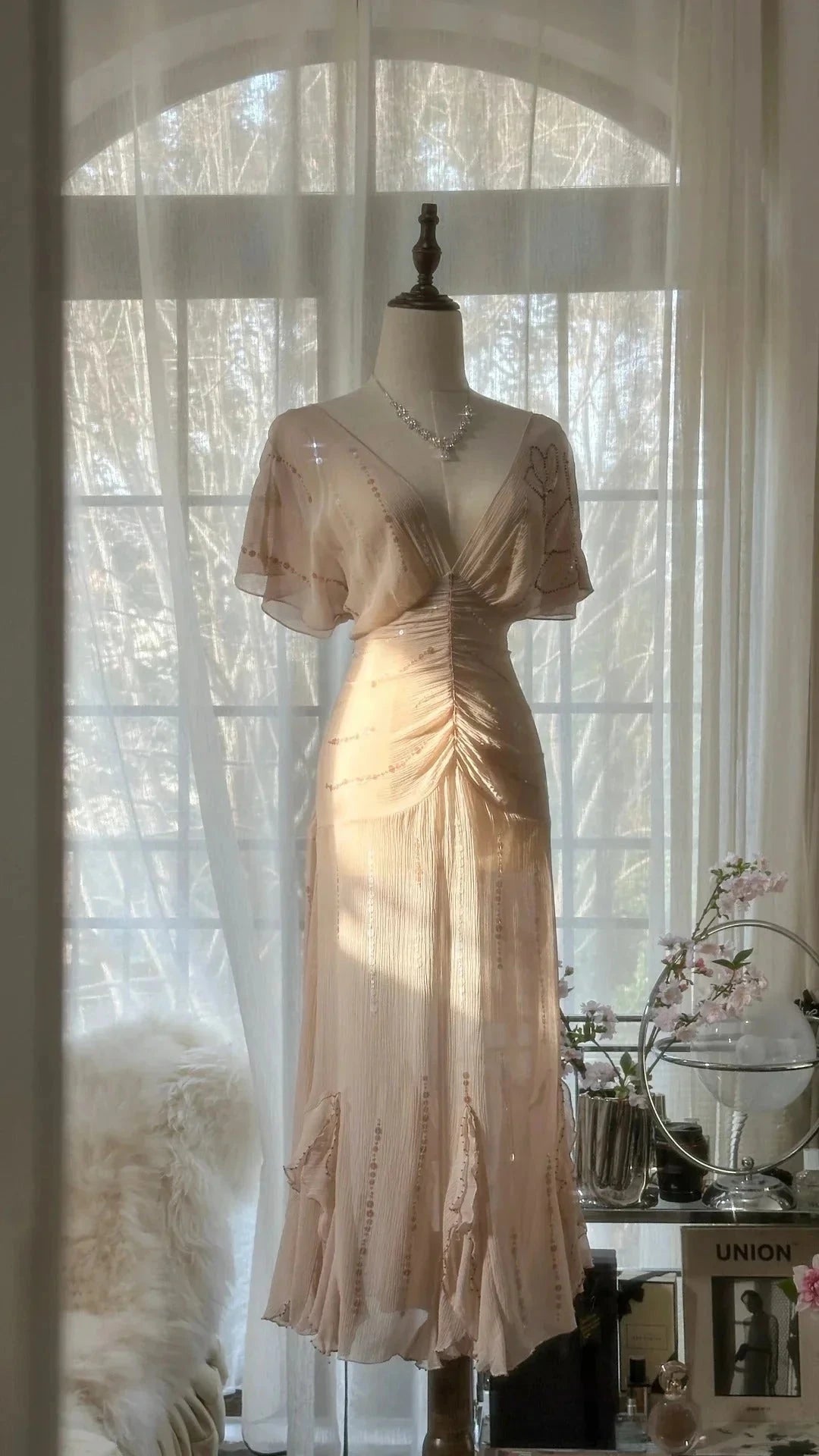 Fashion Elegant Ruffle Neckline Short Satin Homecoming Dress simple gentle atmospheric and unique desi Bring summer colors to enhance whiteness by YiHuiw