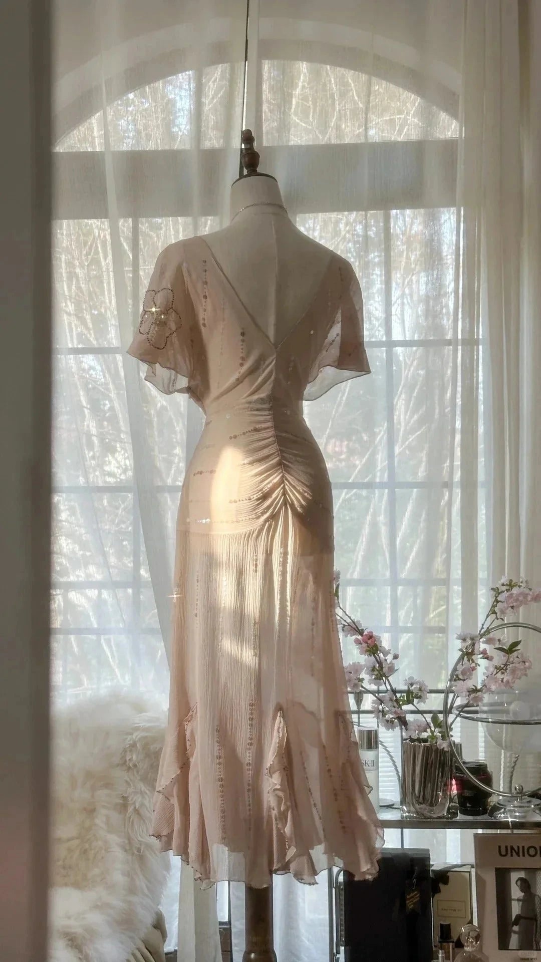Fashion Elegant Ruffle Neckline Short Satin Homecoming Dress simple gentle atmospheric and unique desi Bring summer colors to enhance whiteness by YiHuiw