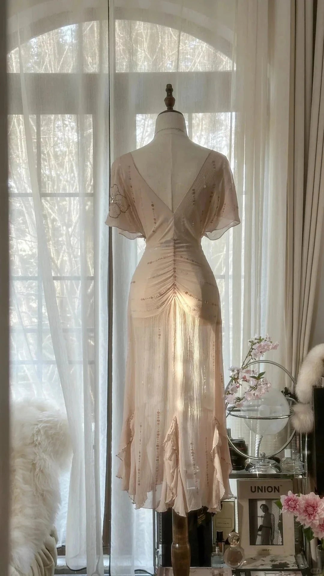 Fashion Elegant Ruffle Neckline Short Satin Homecoming Dress simple gentle atmospheric and unique desi Bring summer colors to enhance whiteness by YiHuiw