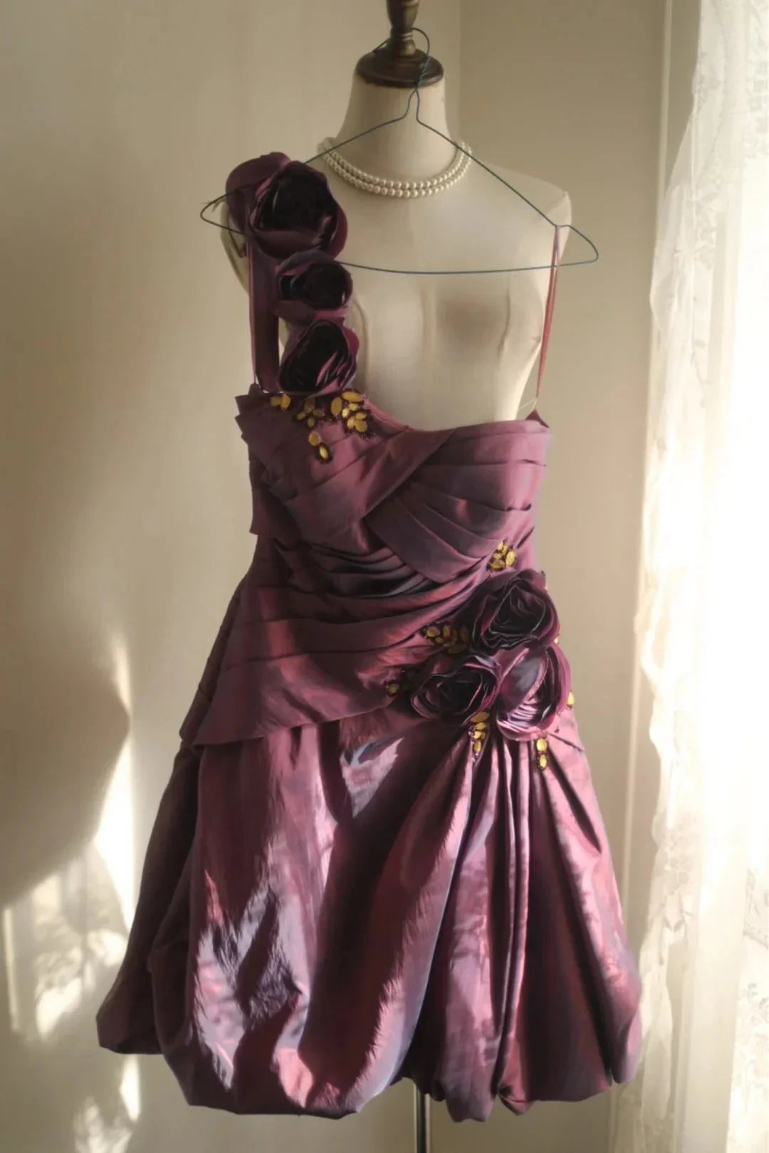 Fashion Sexy Handmade Rose Flower Short Taffeta Satin Homecoming Dress Birthday Party Dresssimple gentle atmospheric and unique desi Bring summer colors to enhance whiteness by YiHuiw