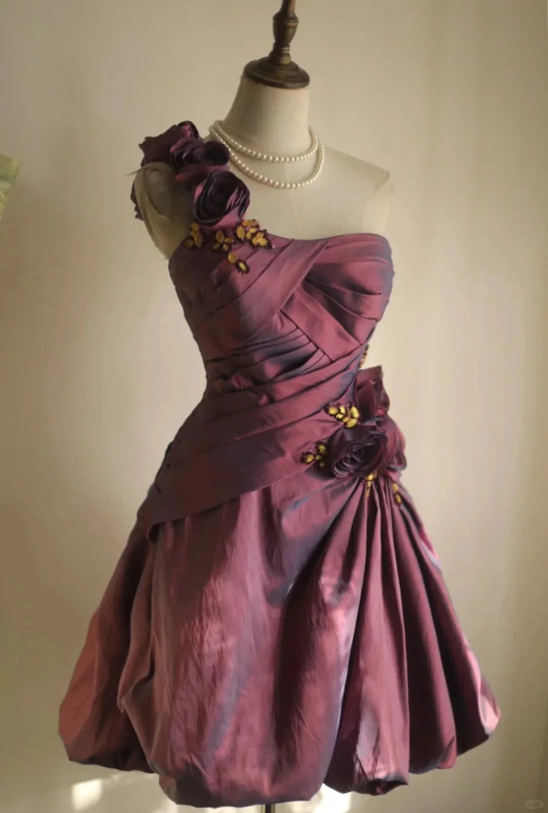 Fashion Sexy Handmade Rose Flower Short Taffeta Satin Homecoming Dress Birthday Party Dresssimple gentle atmospheric and unique desi Bring summer colors to enhance whiteness by YiHuiw