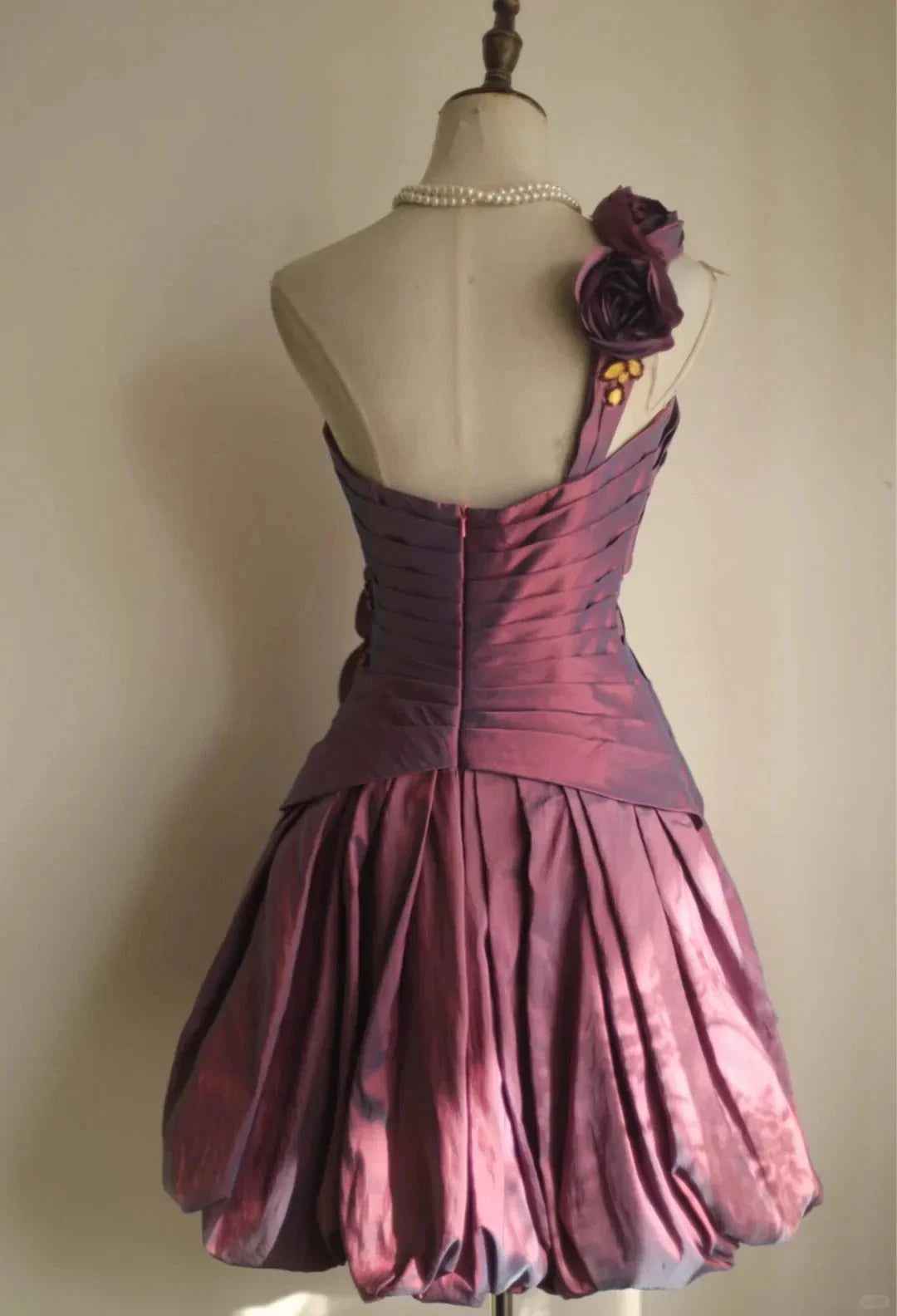 Fashion Sexy Handmade Rose Flower Short Taffeta Satin Homecoming Dress Birthday Party Dresssimple gentle atmospheric and unique desi Bring summer colors to enhance whiteness by YiHuiw