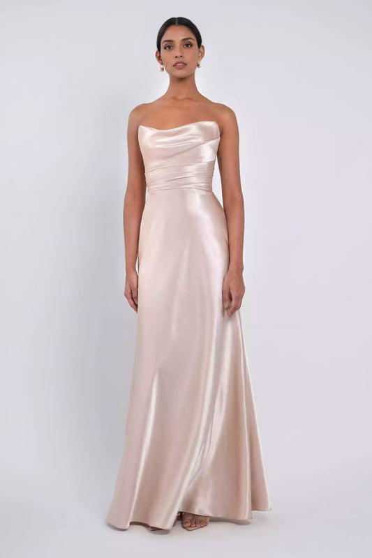 Fashionable and elegant strapless neckline, natural waist seam, pleated slit, fully lined back, mid zip Prom Dresses