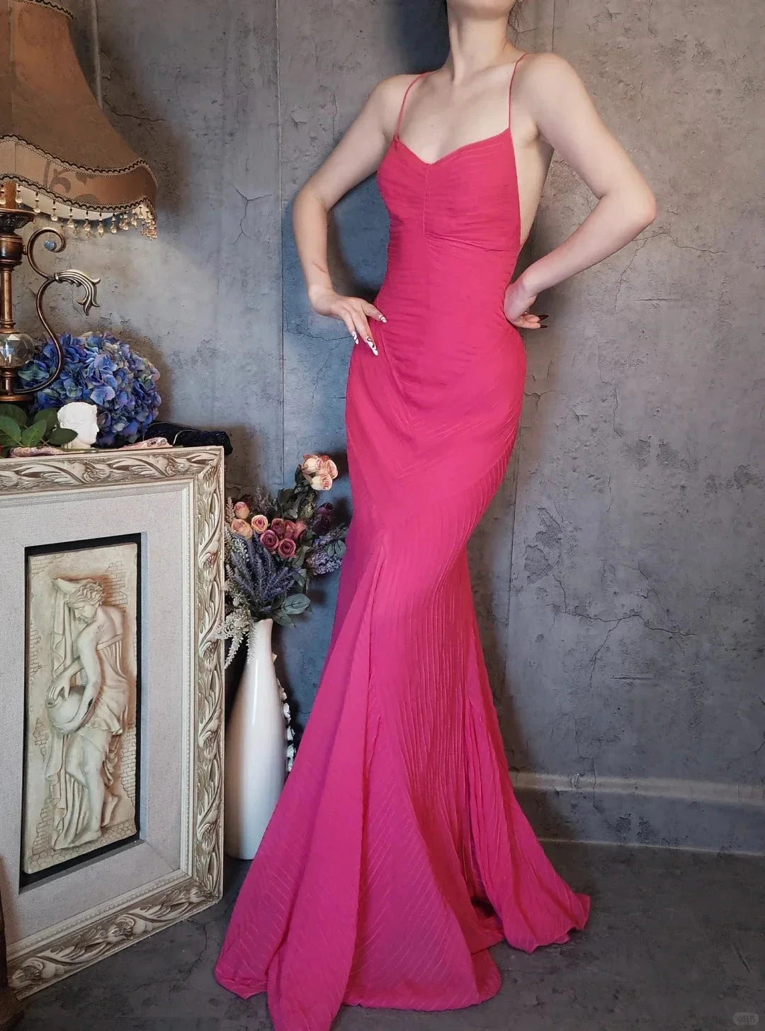 Floor-length hem suspender dress Sleeveless padded bust mermaid - style evening gown by YiHuiw