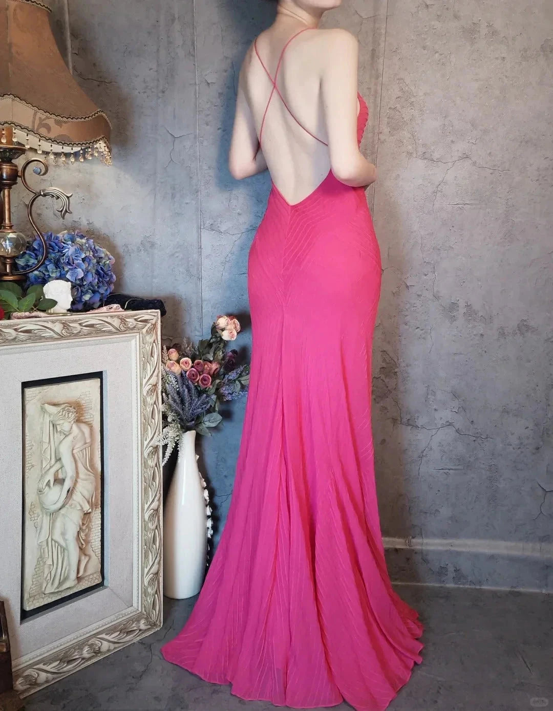 Floor-length hem suspender dress Sleeveless padded bust mermaid - style evening gown by YiHuiw