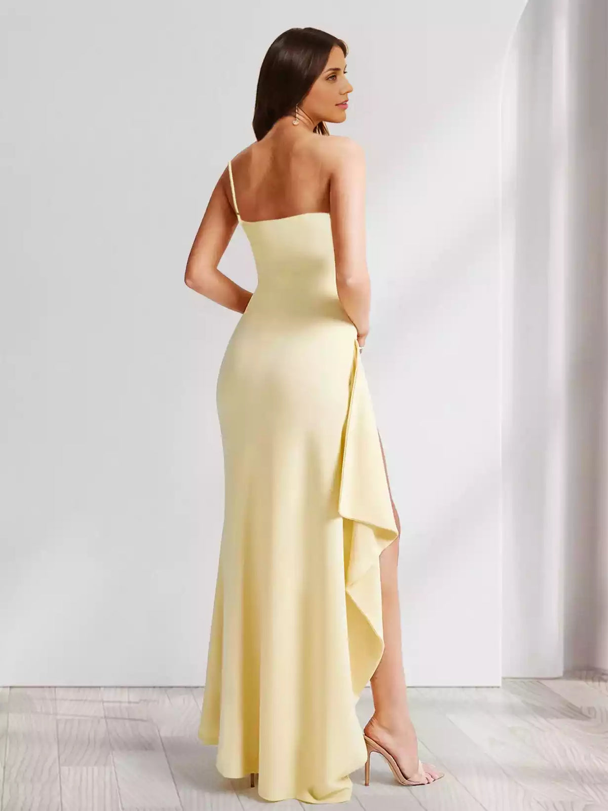 Vestidos de dama de honor llenos de encanto, sin mangas, con un solo hombro, plisado, borde de volantes, abertura lateral y largo hasta el suelo