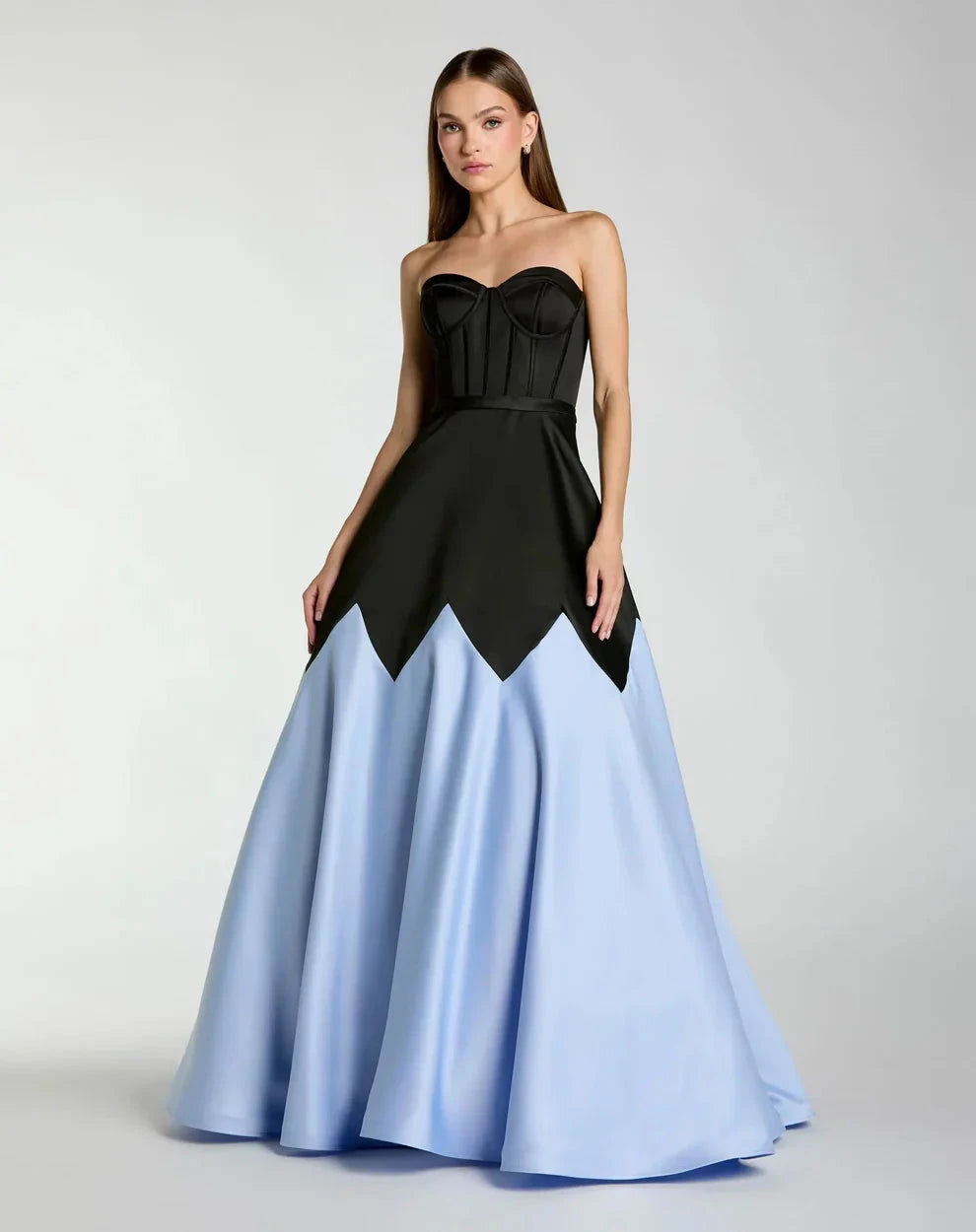 Glamorous Voluminous Ball Gown Strapless Sweetheart Sleeveless Open Back Maxi Formal Evening Dress by LANQI DRESS