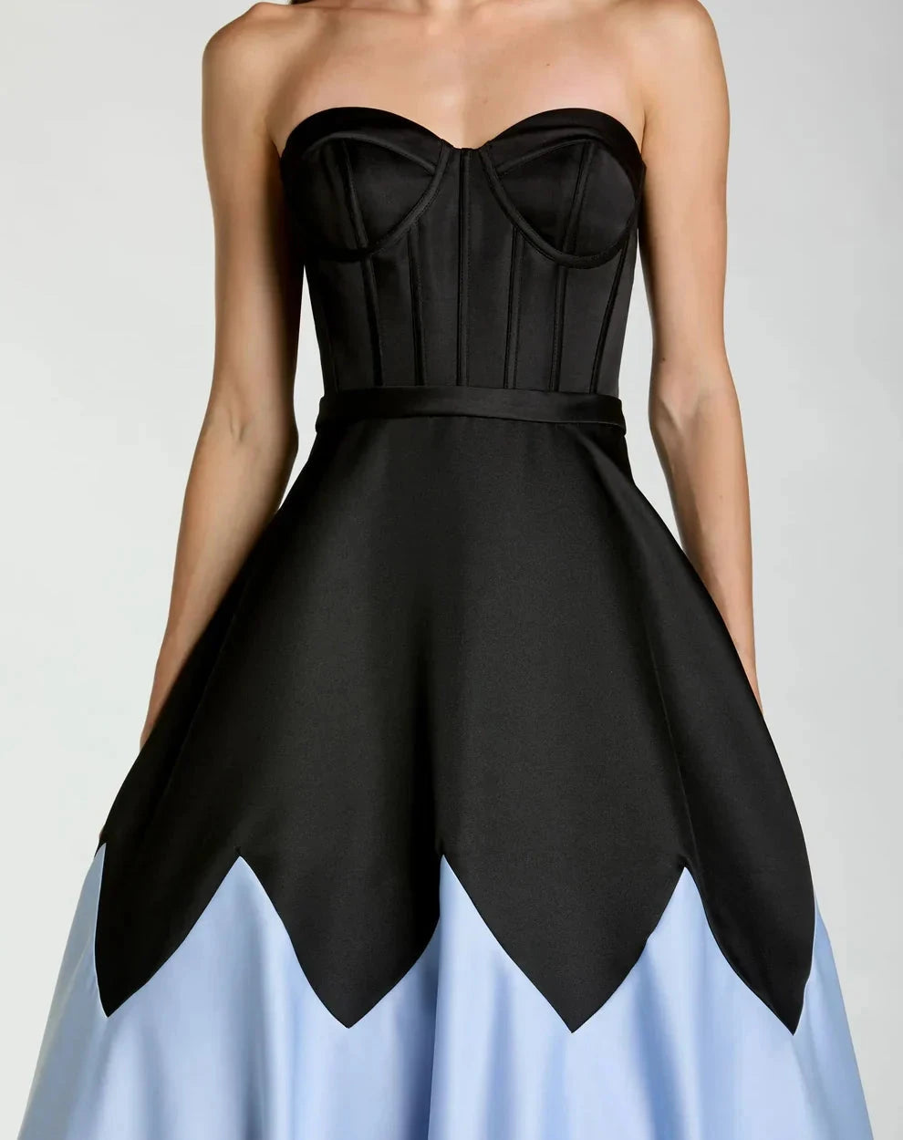 Glamorous Voluminous Ball Gown Strapless Sweetheart Sleeveless Open Back Maxi Formal Evening Dress by LANQI DRESS