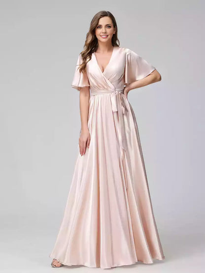 Preciosos vestidos de dama de honor de satén de seda largo, corte en A, cuello en V, media manga, con volantes y abertura lateral
