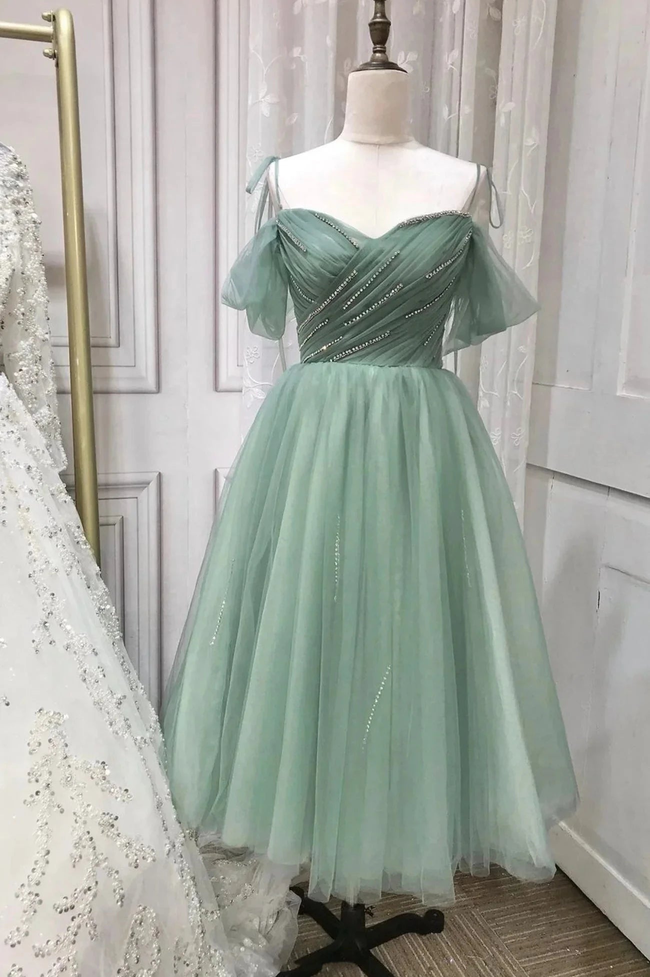 Green Tulle Short A-Line Prom Dress Cute A-Line Homecoming Party Dress simple gentle atmospheric and unique desi Bring summer colors to enhance whitenes by YiHuiw
