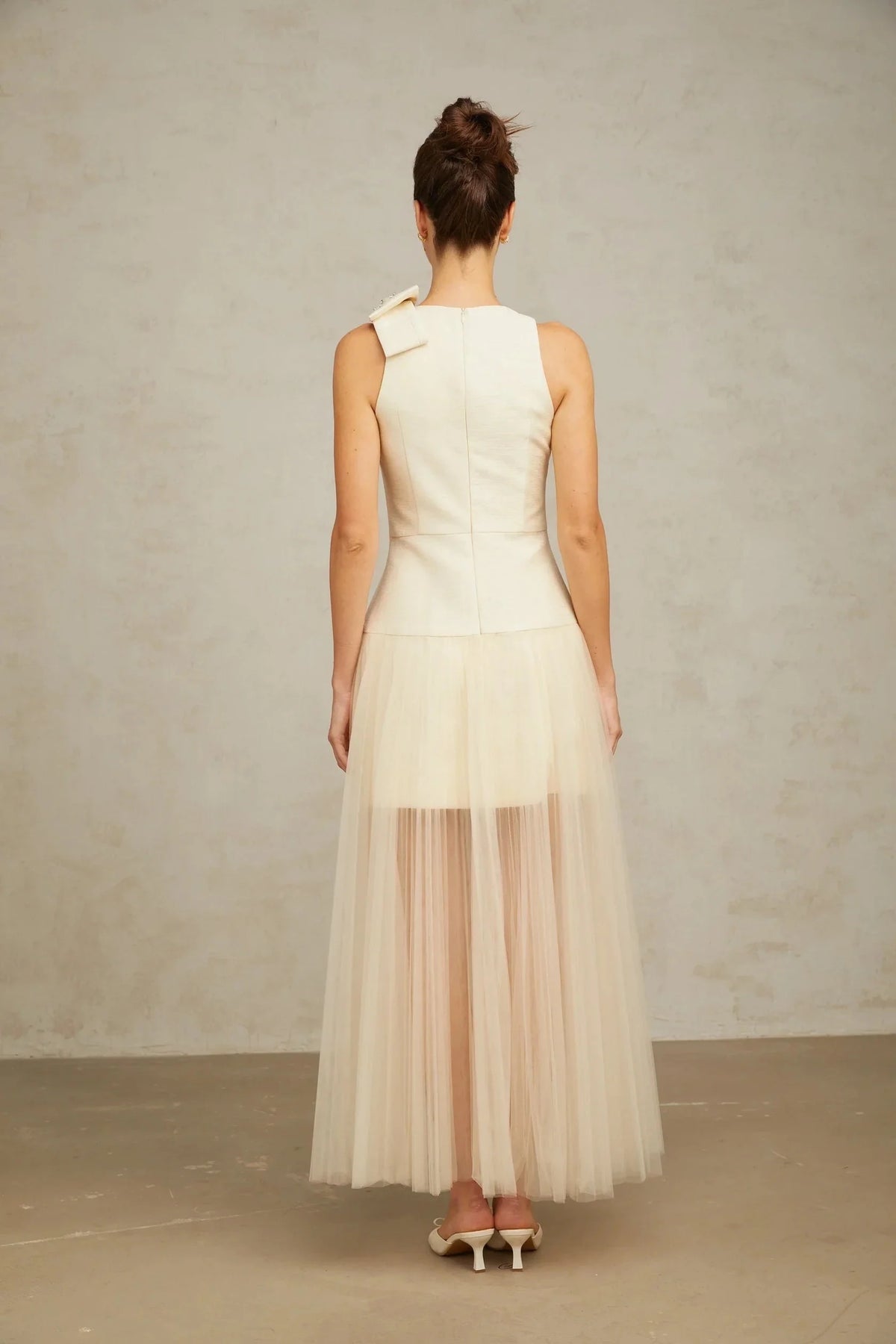 Ivory Sleeveless Maxi Dress with Crystal Bow and Tulle Skirt bowknot tulle-panelling midi dress in White Evening Dress by YiHuiw